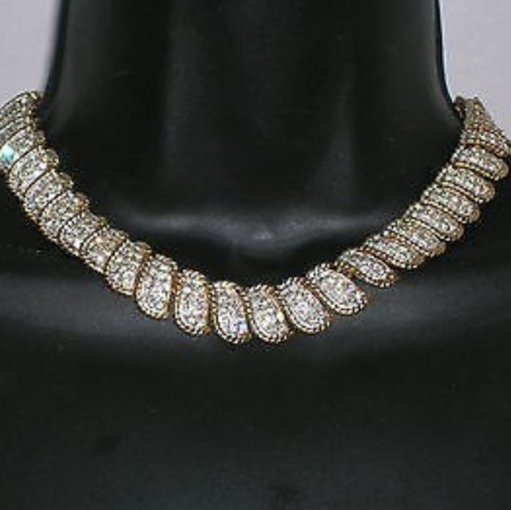 💎Carolee Rhinestone Gold Pave Necklace